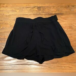 The Impeccable Pig Black Ruffle Highwaisted Shorts Size M